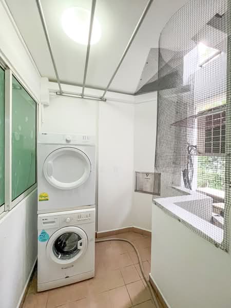 Spacious 4 Bedroom Homes for RENT Near NUS & Curtin, , 4 Bedrooms, 1,227 sqft, Apartment For Rent, by Homer Lau, 500147320 - Balcony - PropertyGuru.com.sg