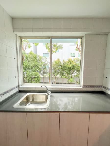 Spacious 4 Bedroom Homes for RENT Near NUS, , 4 Bedrooms, 1,227 sqft, Apartment For Rent, by Homer Lau, 500147320 - Kitchen - PropertyGuru.com.sg