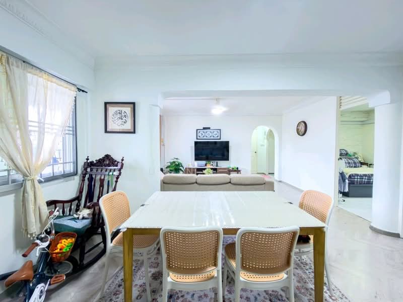 865 Tampines Street 83, 865 Tampines Street 83, 3 Bedrooms, 1,119 sqft, HDB Flat For Sale, by Husna G., 500147330 - Dining Area / Living Room - PropertyGuru.com.sg