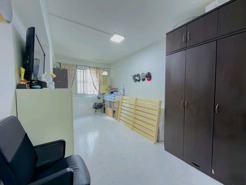 865 Tampines Street 83, 865 Tampines Street 83, 3 Bedrooms, 1,119 sqft, HDB Flat For Sale, by Husna G., 500147330 - Bedroom 2 - PropertyGuru.com.sg
