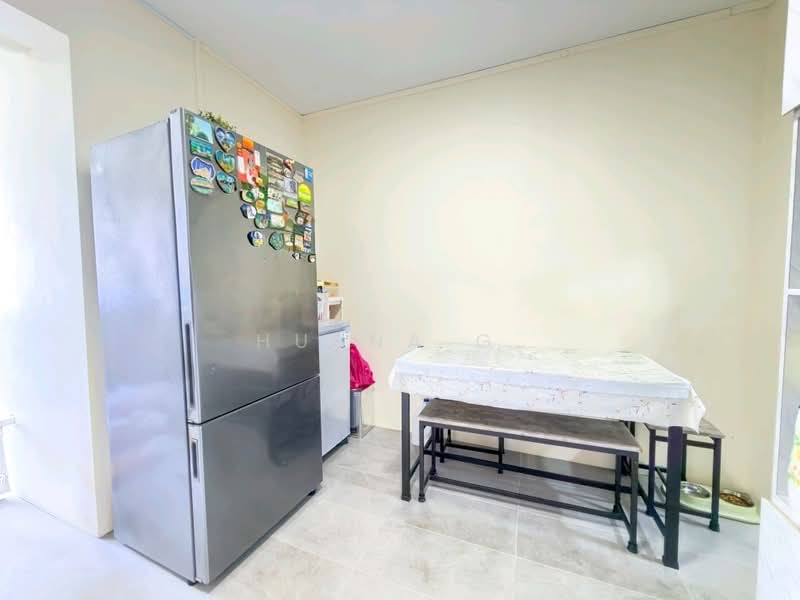 865 Tampines Street 83, 865 Tampines Street 83, 3 Bedrooms, 1,119 sqft, HDB Flat For Sale, by Husna G., 500147330 - Kitchen - PropertyGuru.com.sg