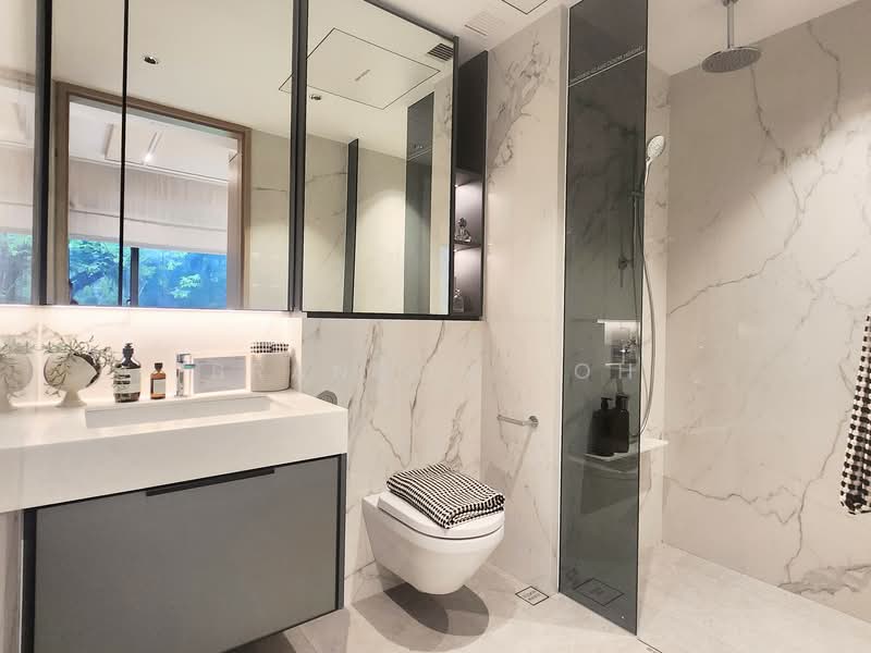 River Green, 11 River Valley Road, 2 Bedrooms, 603 sqft, Condominium For Sale, by Brandon Koh, 500147342 - Master Bathroom - PropertyGuru.com.sg
