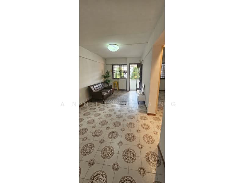 124 Ang Mo Kio Avenue 6, 124 Ang Mo Kio Avenue 6, 2 Bedrooms, 721 sqft, HDB Flat For Sale, by Annie Huang, 500147348 - Living Room - PropertyGuru.com.sg
