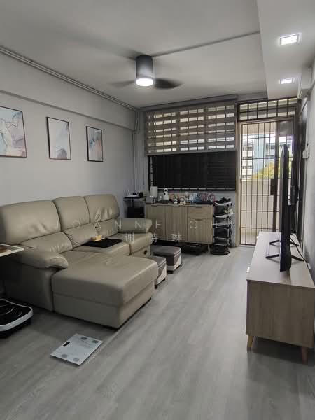32 Holland Close, 32 Holland Close, 2 Bedrooms, 721 sqft, HDB Flat For Rent, by Joanne Chia 谢诗琳, 500147354 - Living Room - PropertyGuru.com.sg