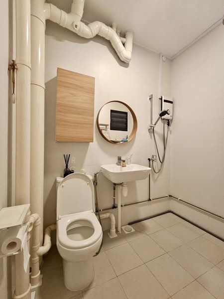 617 Yishun Ring Road, 617 Yishun Ring Road, 2 Bedrooms, 786 sqft, HDB Flat For Sale, by Rayson Cheong, 500147369 - Bathroom - PropertyGuru.com.sg