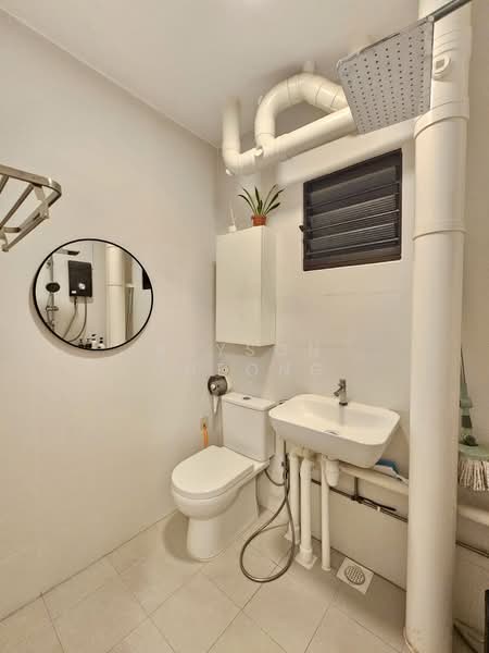 617 Yishun Ring Road, 617 Yishun Ring Road, 2 Bedrooms, 786 sqft, HDB Flat For Sale, by Rayson Cheong, 500147369 - Bathroom - PropertyGuru.com.sg