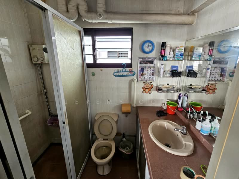 899C Woodlands Drive 50, 899C Woodlands Drive 50, 3 Bedrooms, 1,044 sqft, HDB Flat For Sale, by Jeremy Goh, 500147371 - Bathroom - PropertyGuru.com.sg