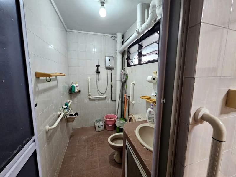 899C Woodlands Drive 50, 899C Woodlands Drive 50, 3 Bedrooms, 1,044 sqft, HDB Flat For Sale, by Jeremy Goh, 500147371 - Bathroom - PropertyGuru.com.sg