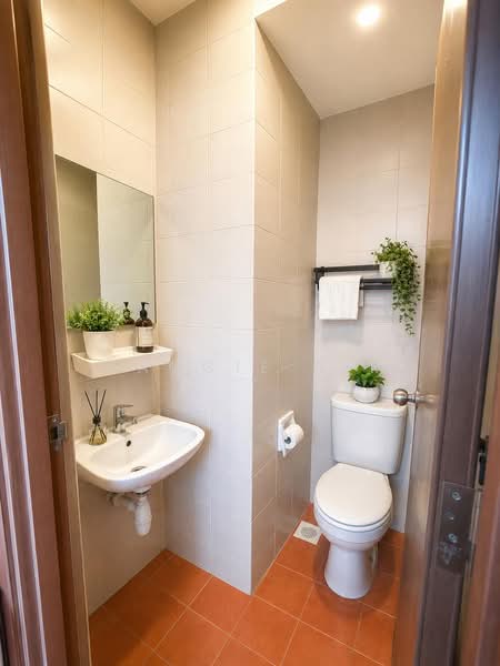 Modena, 37 Simei Street 4, Room Rental, 250 sqft, Condominium For Rent, by Maggie Sim, 500147399 - Bathroom - PropertyGuru.com.sg