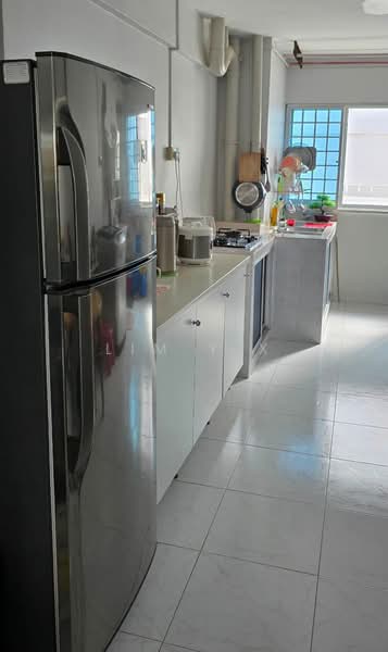743 Yishun Avenue 5, 743 Yishun Avenue 5, Room Rental, 150 sqft, HDB Flat For Rent, by Lim Y X, 500147403 - Kitchen - PropertyGuru.com.sg