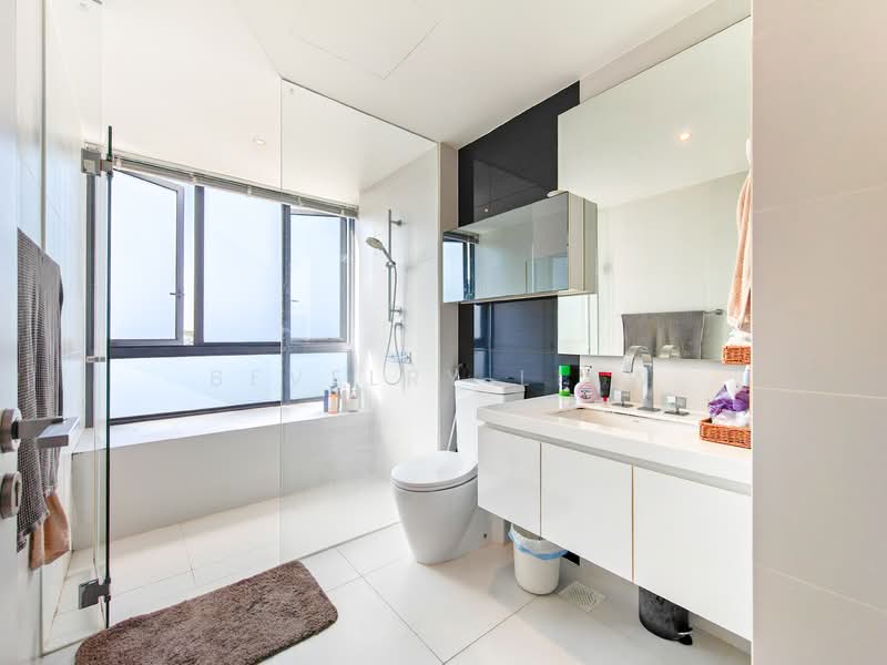 The Interlace, 180 Depot Road, 2 Bedrooms, 1,001 sqft, Condominium For Sale, by Bevelry Liew, 500147429 - Bathroom - PropertyGuru.com.sg