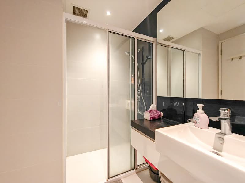 The Interlace, 180 Depot Road, 2 Bedrooms, 1,001 sqft, Condominium For Sale, by Bevelry Liew, 500147429 - Bathroom - PropertyGuru.com.sg