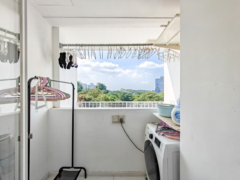 The Interlace, 180 Depot Road, 2 Bedrooms, 1,001 sqft, Condominium For Sale, by Bevelry Liew, 500147429 - Balcony - PropertyGuru.com.sg