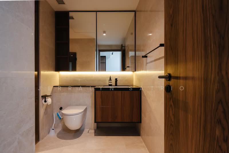 Coastline Residences, 7 Amber Road, 2 Bedrooms, 710 sqft, Condominium For Sale, by Jerralyn Satrio, 500147436 - Bathroom - PropertyGuru.com.sg