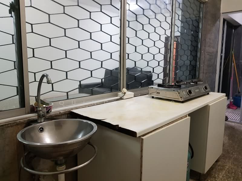 21 Jalan Jamal, , 1 Bedroom, 801 sqft, Bungalow House For Rent, by Quincy Sung, 500147437 - Kitchen - PropertyGuru.com.sg