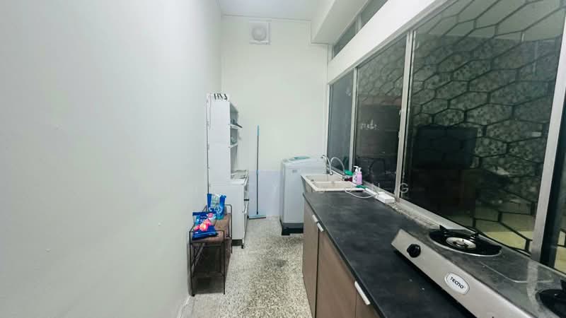 21 Jalan Jamal, , 1 Bedroom, 801 sqft, Bungalow House For Rent, by Quincy Sung, 500147437 - Kitchen - PropertyGuru.com.sg