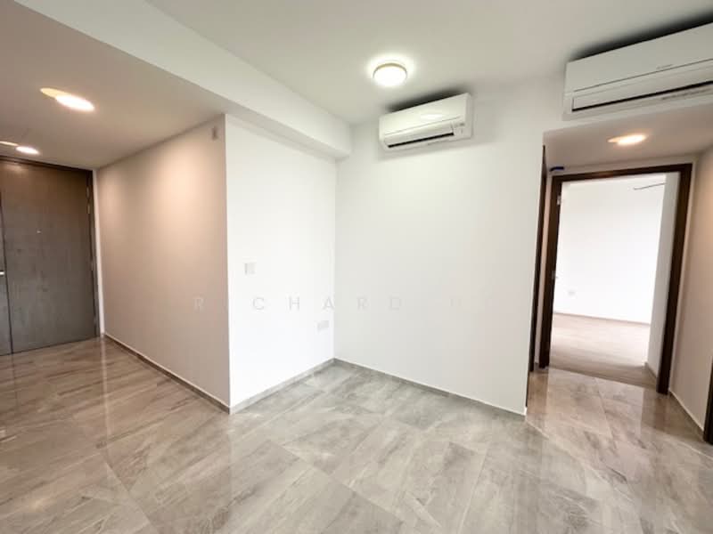 Affinity At Serangoon, , 2 Bedrooms, 732 sqft, Condominium For Sale, by Richard Ho, 500147440 - Entrance and Study area - PropertyGuru.com.sg