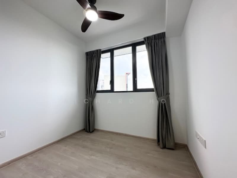 Affinity At Serangoon, , 2 Bedrooms, 732 sqft, Condominium For Sale, by Richard Ho, 500147440 - Common Bedroom - PropertyGuru.com.sg