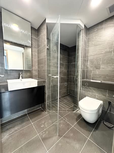 Affinity At Serangoon, , 2 Bedrooms, 732 sqft, Condominium For Sale, by Richard Ho, 500147440 - Common Toilet - PropertyGuru.com.sg