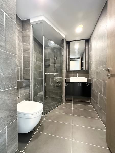 Affinity At Serangoon, , 2 Bedrooms, 732 sqft, Condominium For Sale, by Richard Ho, 500147440 - Attached Master Toilet - PropertyGuru.com.sg