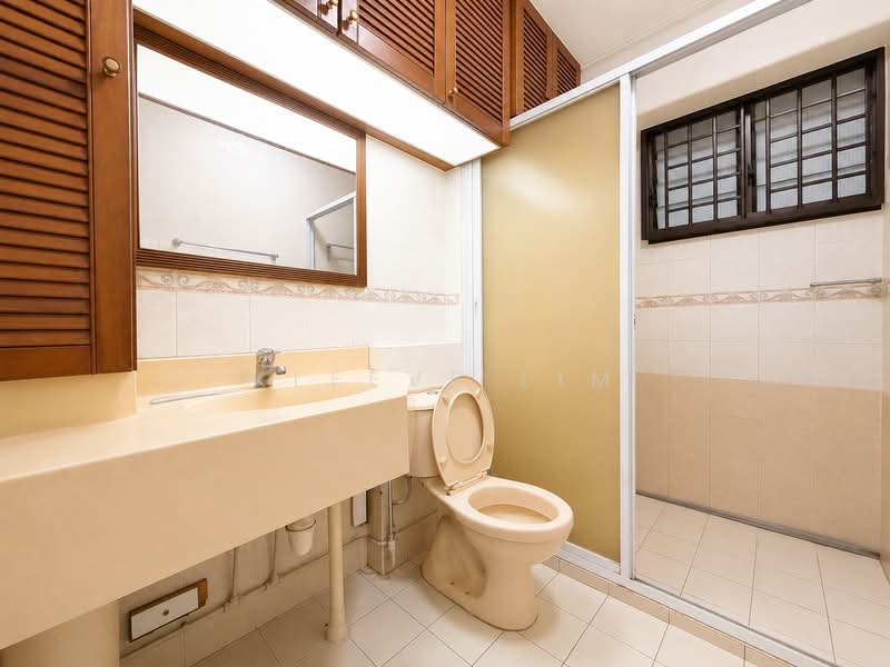 525 Woodlands Drive 14, 525 Woodlands Drive 14, 3 Bedrooms, 1,119 sqft, HDB Flat For Sale, by Kleeve Lim, 500147442 - Bathroom - PropertyGuru.com.sg