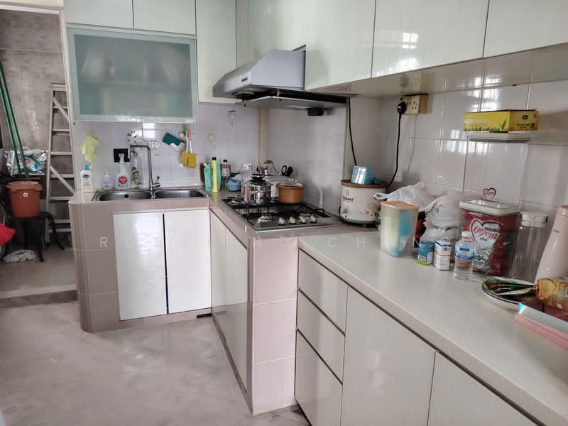 62 Lorong 4 Toa Payoh, 62 Lorong 4 Toa Payoh, 4 Bedrooms, 1,292 sqft, HDB Flat For Sale, by Rosalind Chong, 500147446 - Kitchen - PropertyGuru.com.sg