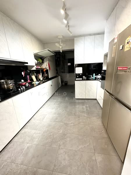 404 Serangoon Avenue 1, 404 Serangoon Avenue 1, Room Rental, 100 sqft, HDB Flat For Rent, by Yeong Wei Jian, 500147447 - Kitchen - PropertyGuru.com.sg