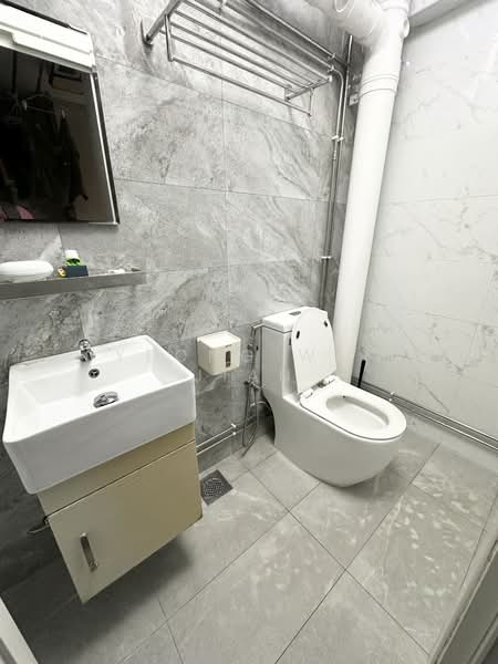 404 Serangoon Avenue 1, 404 Serangoon Avenue 1, Room Rental, 100 sqft, HDB Flat For Rent, by Yeong Wei Jian, 500147447 - Bathroom - PropertyGuru.com.sg