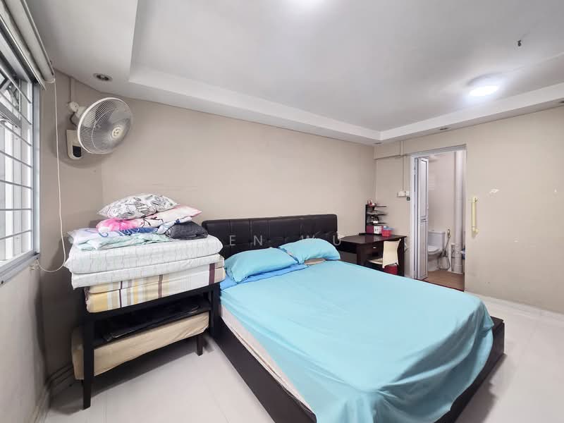 111 Jurong East Street 13, 111 Jurong East Street 13, 3 Bedrooms, 1,291 sqft, HDB Flat For Sale, by Zen Wu, 500147450 - Master Bedroom - PropertyGuru.com.sg