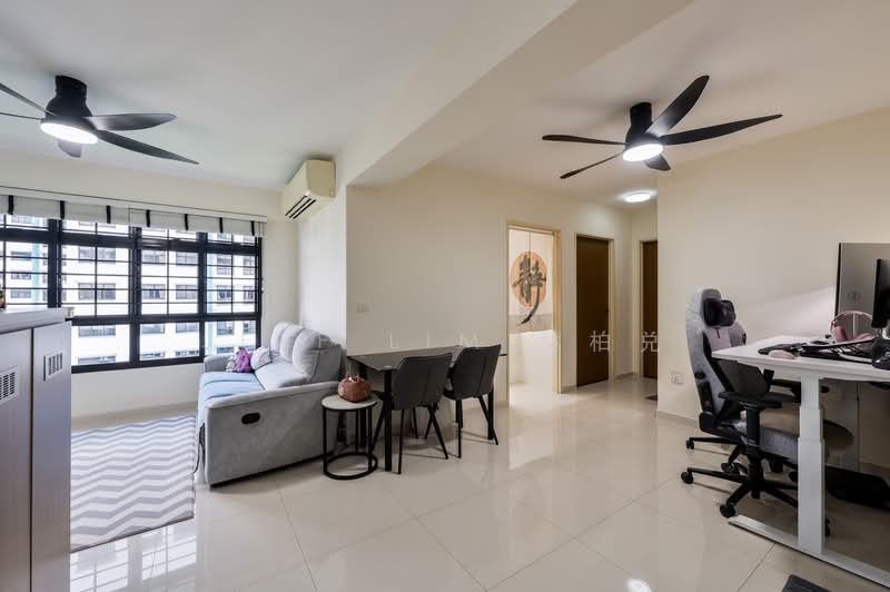 997A Buangkok Crescent, 997A Buangkok Crescent, 3 Bedrooms, 1,001 sqft, HDB Flat For Sale, by jeff Lim 林柏兑, 500147462 - Living Room - PropertyGuru.com.sg