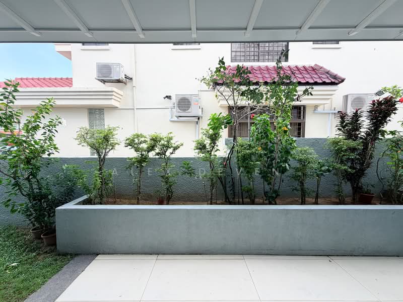 2 storey detached home near Kembangan MRT, , 4 Bedrooms, 6,000 sqft, Detached House For Sale, by Alex Deven, 500147464 - Exterior - PropertyGuru.com.sg