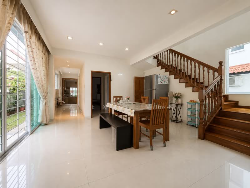 2 storey detached home near Kembangan MRT, , 4 Bedrooms, 6,000 sqft, Detached House For Sale, by Alex Deven, 500147464 - Dining Room - PropertyGuru.com.sg