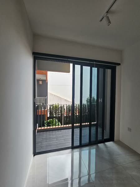 Rezi 24, 39 Lorong 24 Geylang, 1 Bedroom, 452 sqft, Apartment For Sale, by Elizabeth Poh, 500147466 - Balcony - PropertyGuru.com.sg