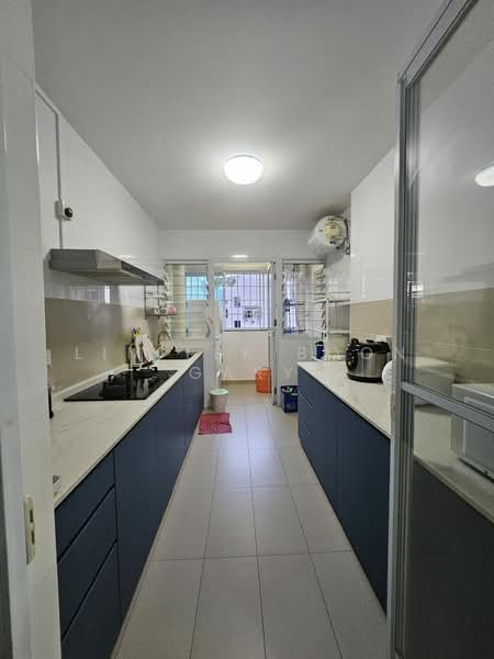 450C Bukit Batok West Avenue 6, 450C Bukit Batok West Avenue 6, 3 Bedrooms, 1,238 sqft, HDB Flat For Rent, by Lim Lek Boon Gary, 500147470 - Kitchen - PropertyGuru.com.sg