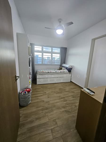 450C Bukit Batok West Avenue 6, 450C Bukit Batok West Avenue 6, 3 Bedrooms, 1,238 sqft, HDB Flat For Rent, by Lim Lek Boon Gary, 500147470 - Bedroom - PropertyGuru.com.sg