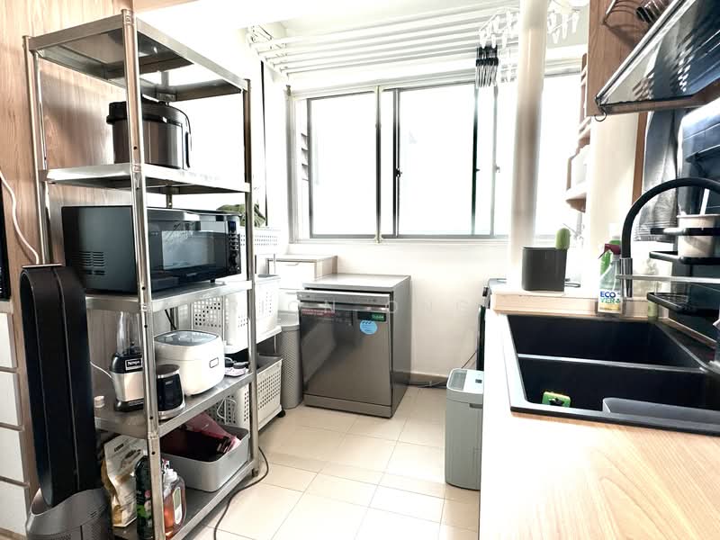 440A Clementi Avenue 3, 440A Clementi Avenue 3, 2 Bedrooms, 743 sqft, HDB Flat For Sale, by Rion Ong, 500147474 - Kitchen - PropertyGuru.com.sg