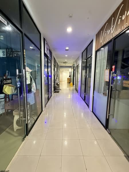 Viva Vista, 3 South Buona Vista Road, 409 sqft, Other Retail For Sale, by Melvin Tang, 500147477 - Corridor - CommercialGuru.com.sg