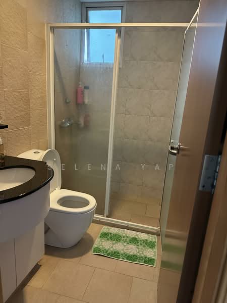 The Dew, 30 Bukit Batok St 21, Room Rental, 110 sqft, Executive Condominium For Rent, by Selena Yap, 500147492 - Bathroom - PropertyGuru.com.sg