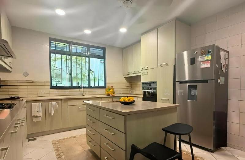 REBUILD POTENTIAL🌟 Watten Vicinity 🌟1km RGPS, , 7 Bedrooms, 7,500 sqft, Detached House For Sale, by Martin Goh 吴伟楠, 500147507 - Kitchen - PropertyGuru.com.sg