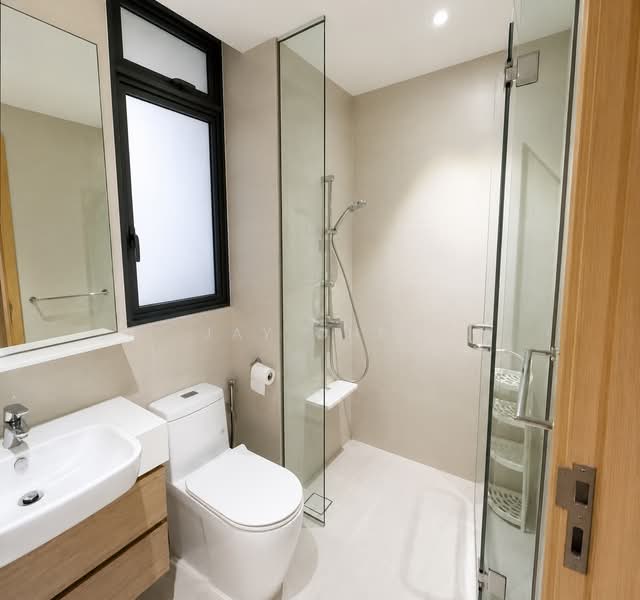 The Luxurie, 17 Compassvale Road, 2 Bedrooms, 732 sqft, Condominium For Sale, by Jay Chen, 500147508 - Bathroom - PropertyGuru.com.sg