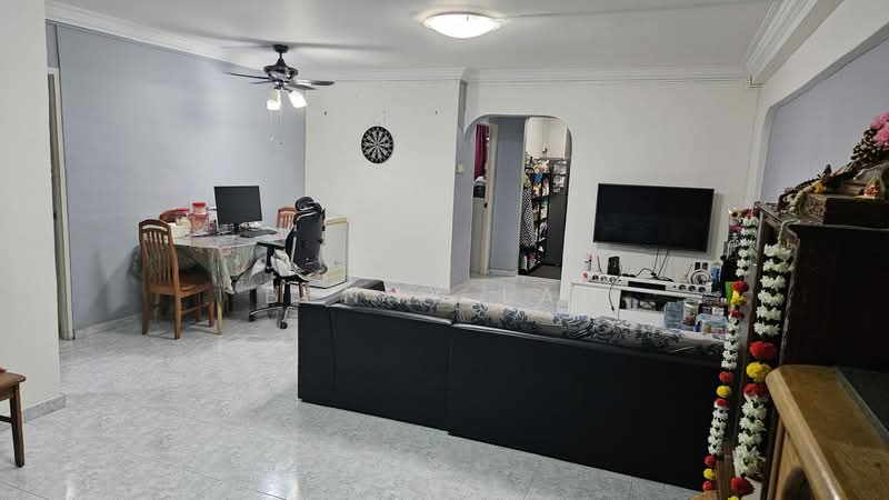 135 Lorong Ah Soo, 135 Lorong Ah Soo, 3 Bedrooms, 1,119 sqft, HDB Flat For Sale, by Benny Lau, 500147511 - Living Room - PropertyGuru.com.sg