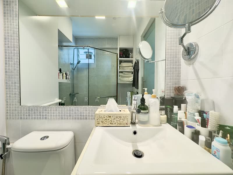 14 Ghim Moh Road, 14 Ghim Moh Road, 3 Bedrooms, 119 sqft, HDB Flat For Sale, by Farah Zack, 500147512 - Bathroom - PropertyGuru.com.sg