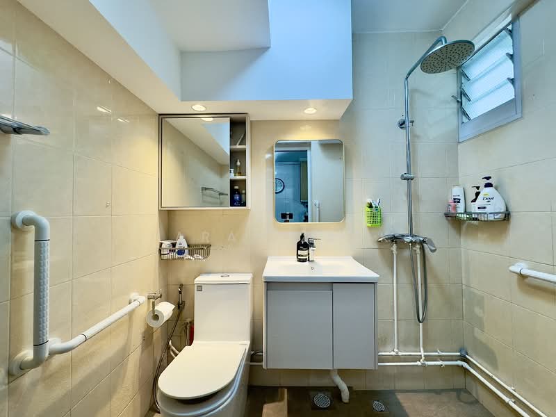14 Ghim Moh Road, 14 Ghim Moh Road, 3 Bedrooms, 119 sqft, HDB Flat For Sale, by Farah Zack, 500147512 - Bathroom - PropertyGuru.com.sg