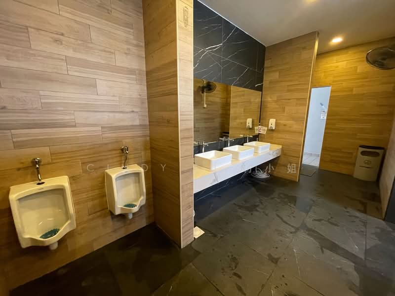 Cheap Bedroom @ Lorong Chuan MRT, , Room Rental, 60 sqft, Condominium For Rent, by Cindy Fu 付小姐, 500147514 - Bathroom - PropertyGuru.com.sg