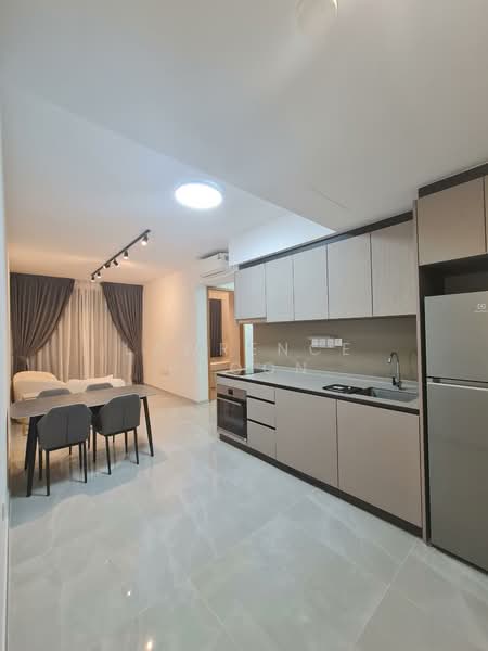 Penrose, 20 Sims Drive, 1 Bedroom, 550 sqft, Condominium For Sale, by Lawrence Phoon, 500147517 - Kitchen - PropertyGuru.com.sg