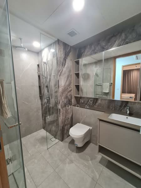 Penrose, 20 Sims Drive, 1 Bedroom, 550 sqft, Condominium For Sale, by Lawrence Phoon, 500147517 - Bathroom - PropertyGuru.com.sg