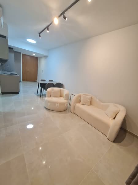Penrose, 20 Sims Drive, 1 Bedroom, 550 sqft, Condominium For Sale, by Lawrence Phoon, 500147517 - Living Room - PropertyGuru.com.sg