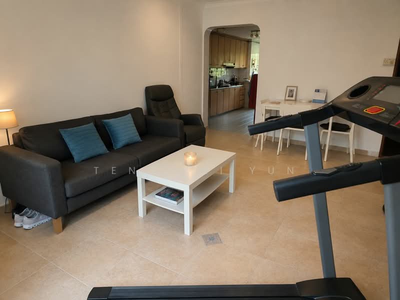 412 Commonwealth Avenue West, 412 Commonwealth Avenue West, 3 Bedrooms, 1,044 sqft, HDB Flat For Sale, by Teng Kai Yun, 500147519 - Living Room - PropertyGuru.com.sg