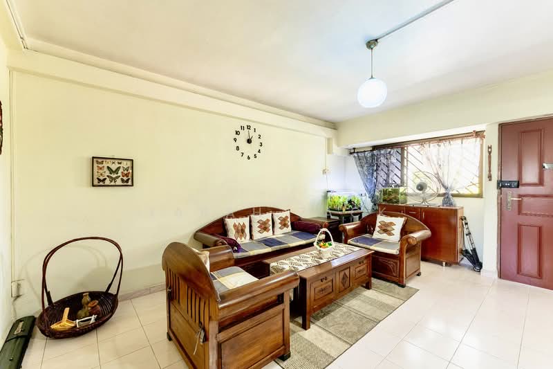 407 Pandan Gardens, 407 Pandan Gardens, 3 Bedrooms, 104 sqft, HDB Flat For Sale, by Farah Zack, 500147538 - Living Room - PropertyGuru.com.sg