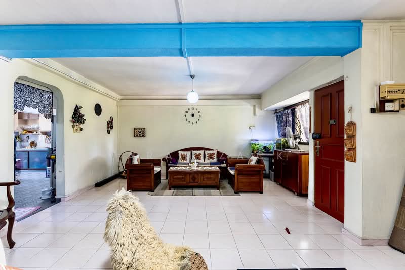 407 Pandan Gardens, 407 Pandan Gardens, 3 Bedrooms, 104 sqft, HDB Flat For Sale, by Farah Zack, 500147538 - Living Room - PropertyGuru.com.sg
